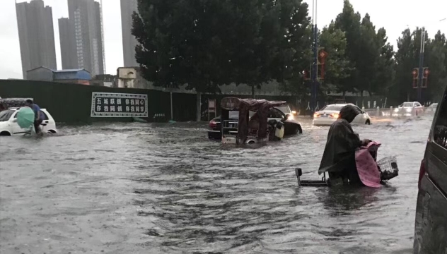 暴雨突襲周口道路變