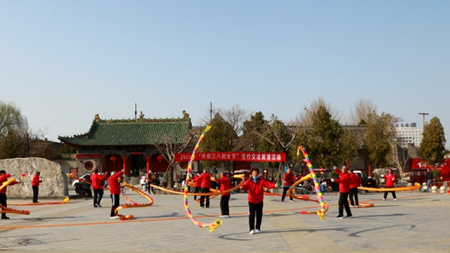 空竹展演慶祝“三八”國際婦女節(jié)